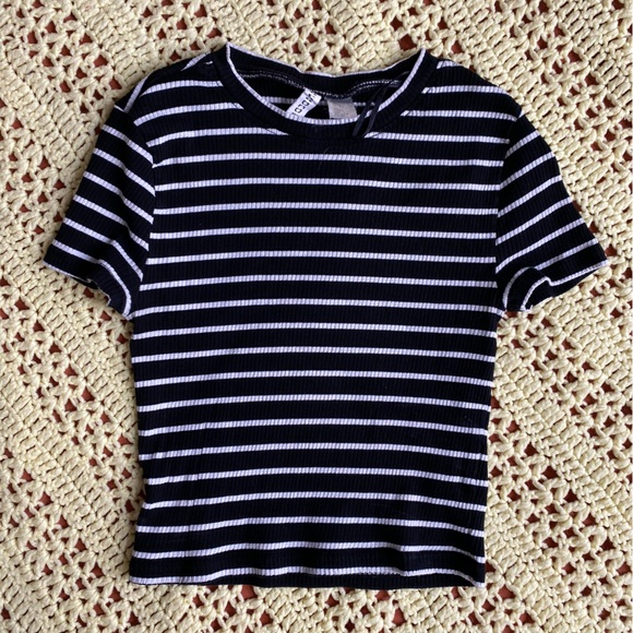 Black tight baby tee - Picture 1 of 1